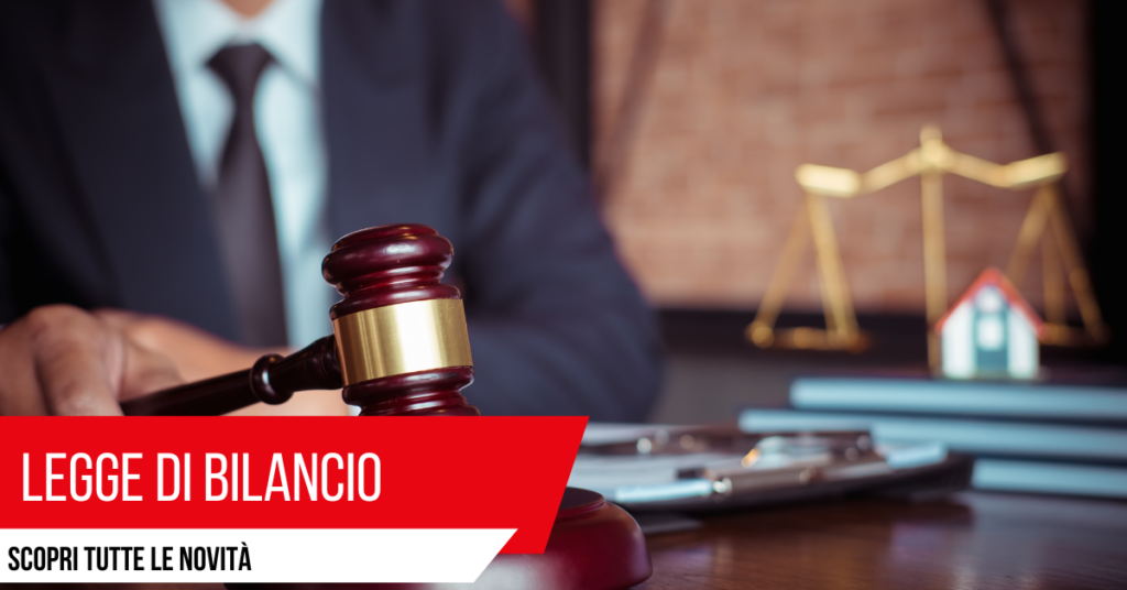 Un'immagine che ritrae tribunale, ufficiale, notizia, avvocato e governo.