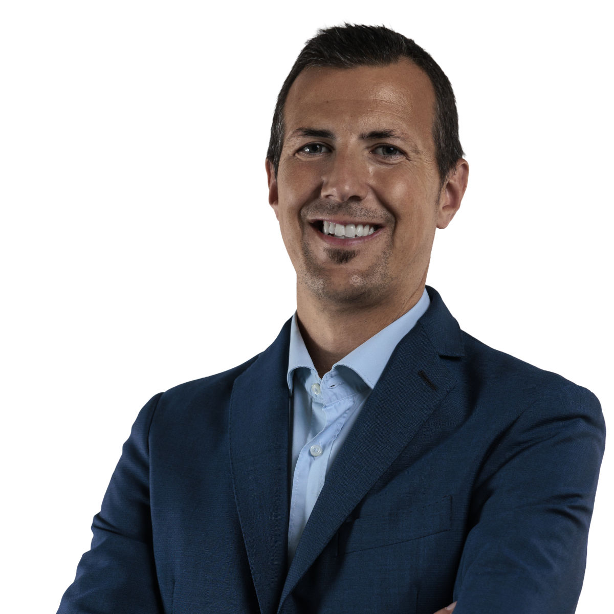 Un'immagine che ritrae sorriso, fronte, collare, felicità e abbigliamento formale.