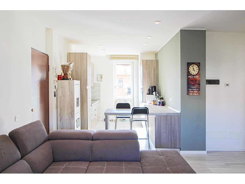 Un'immagine che ritrae mobilia, design d'interni, pavimentazione, pavimento e parete.